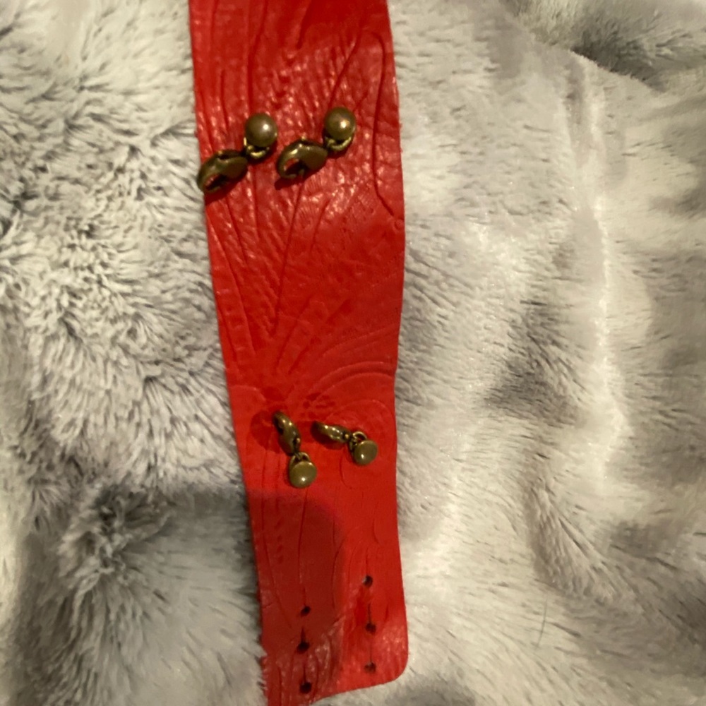 Cuff leather bracelet from Lenny & Eva red